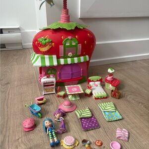 Strawberry Shortcake Berry Bitty Café House Playset w/ Dolls & Accessories
